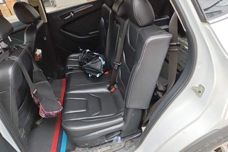 Used Dongfeng Fengon 580 2018 1.8L Manual Comfort Model Left Rear Seat