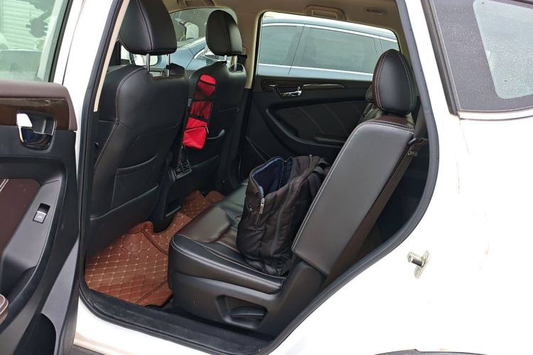 Used Dongfeng Fengon 580 2018 1.5T CVT Smart Connectivity Version Left Rear Seat