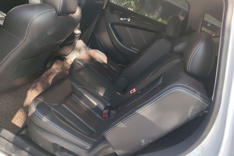 Used Dongfeng Fengon 580 2018 1.5T CVT Smart Connectivity Version Left Rear Seat