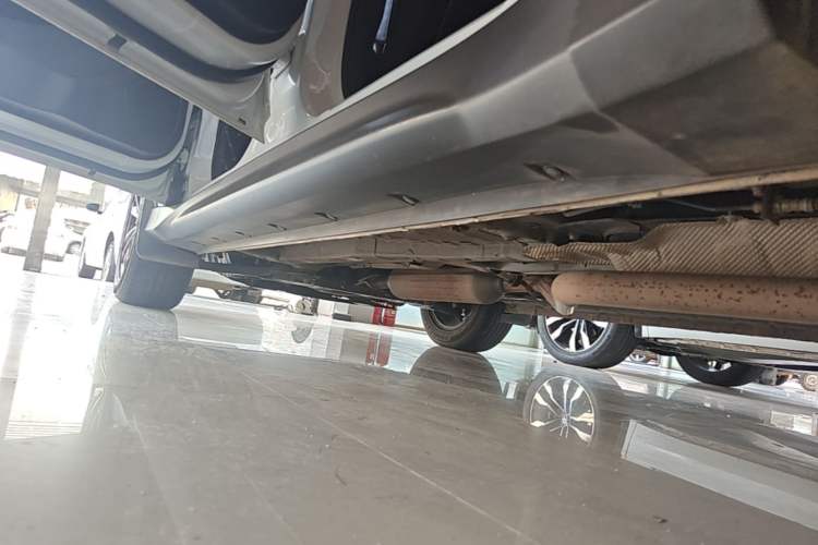 Used Dongfeng Fengon 580 2018 1.5T Manual Luxury Model Left Side Sill