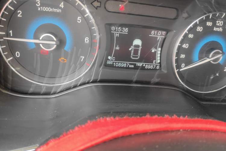 Used Dongfeng Fengon 580 2018 1.5T Manual Luxury Model Odometer Close Up