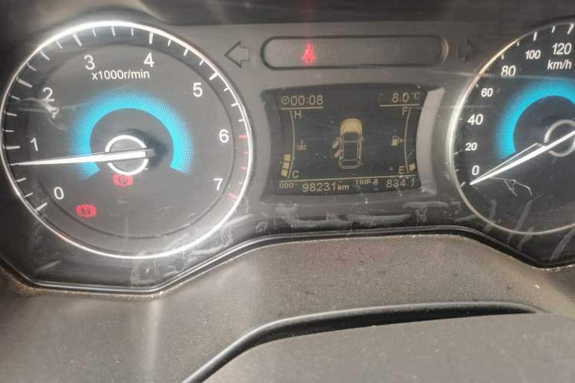 Used Dongfeng Fengon 580 2018 1.8L Manual Comfort Model Odometer Close Up