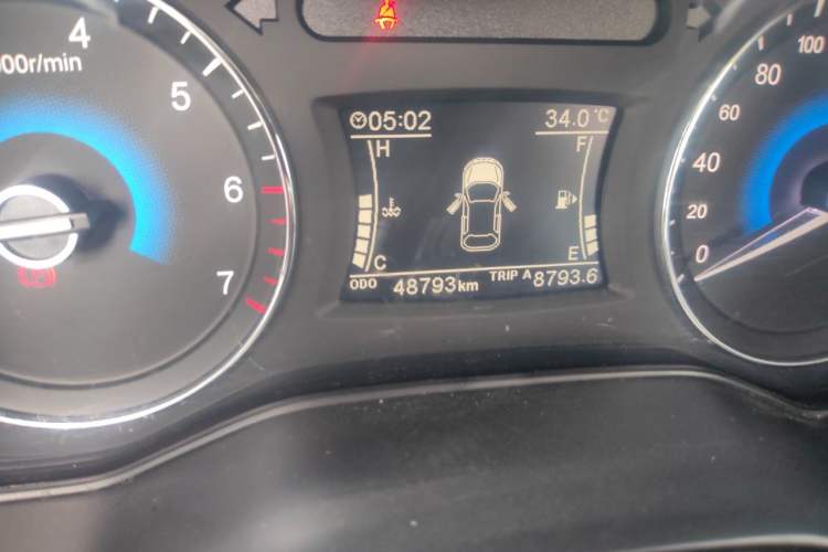 Used Dongfeng Fengon 580 2018 1.5T Manual Luxury Model Odometer Close Up