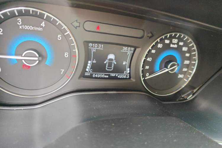 Used Dongfeng Fengon 580 2018 1.5T Manual Luxury Model Odometer Close Up