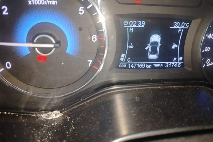 Used Dongfeng Fengon 580 2018 1.8L Manual Comfort Model Odometer Close Up