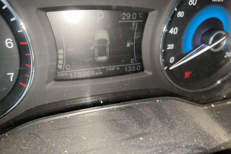 Used Dongfeng Fengon 580 2018 1.5T CVT Luxury Model Odometer Close Up