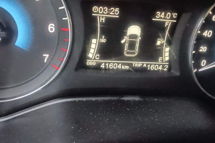 Used Dongfeng Fengon 580 2018 1.5T Manual Smart Edition Odometer Close Up