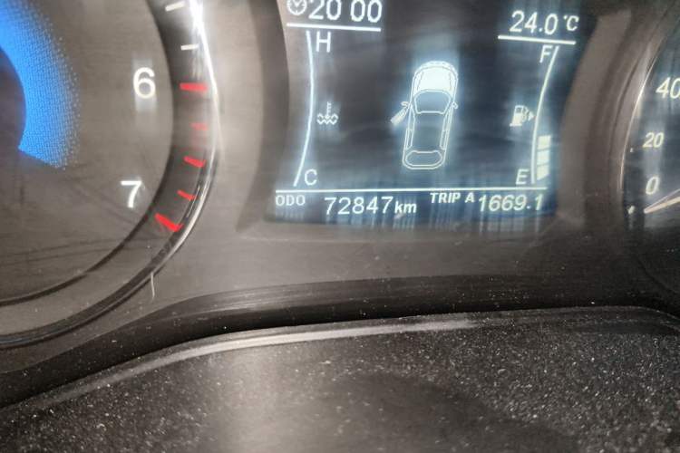 Used Dongfeng Fengon 580 2018 1.5T Manual Luxury Model Odometer Close Up
