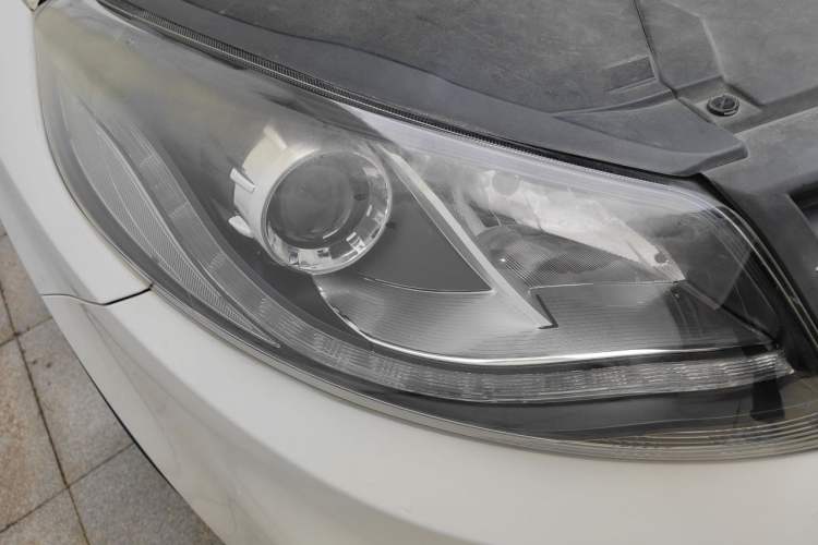 Used Dongfeng Fengon 580 2018 1.5T Manual Luxury Model Right Front Headlight