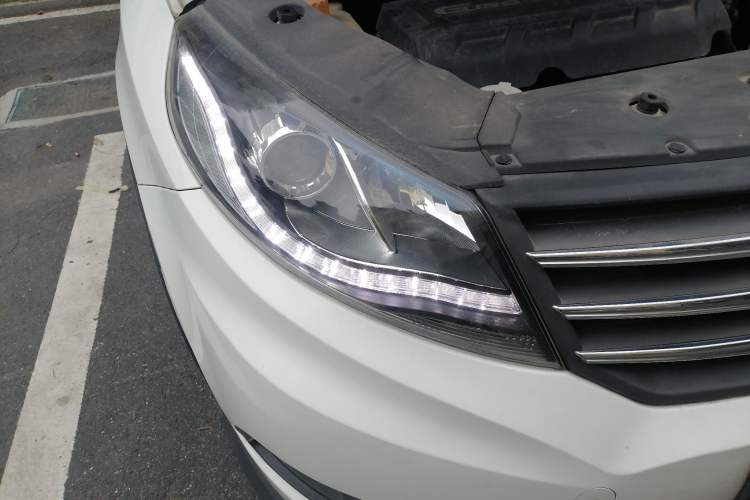 Used Dongfeng Fengon 580 2018 1.8L Manual Comfort Model Right Front Headlight