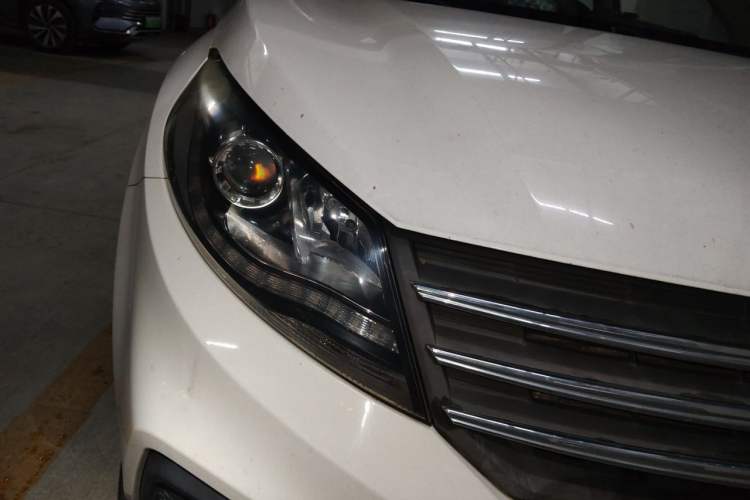 Used Dongfeng Fengon 580 2018 1.5T CVT Luxury Model Right Front Headlight