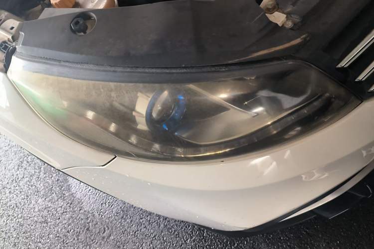 Used Dongfeng Fengon 580 2018 1.5T CVT ZhiShang Version Right Front Headlight