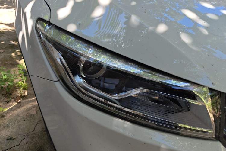 Used Dongfeng Fengon 580 2018 Revised Version 1.8L Manual Comfort Edition Right Front Headlight
