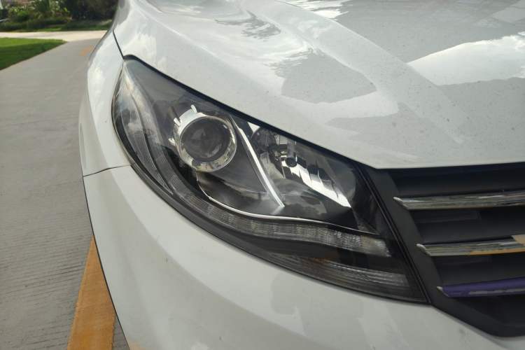 Used Dongfeng Fengon 580 2018 1.5T Manual Luxury Model Right Front Headlight