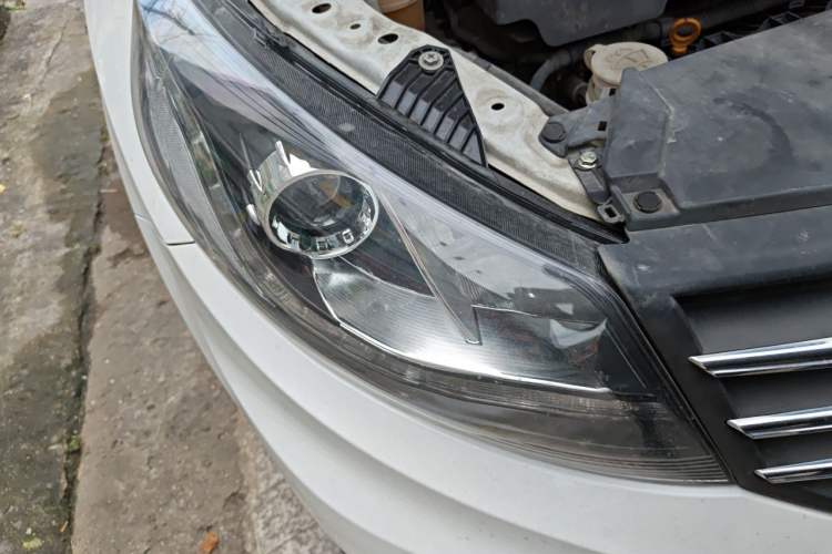 Used Dongfeng Fengon 580 2018 1.8L Manual Comfort Model Right Front Headlight