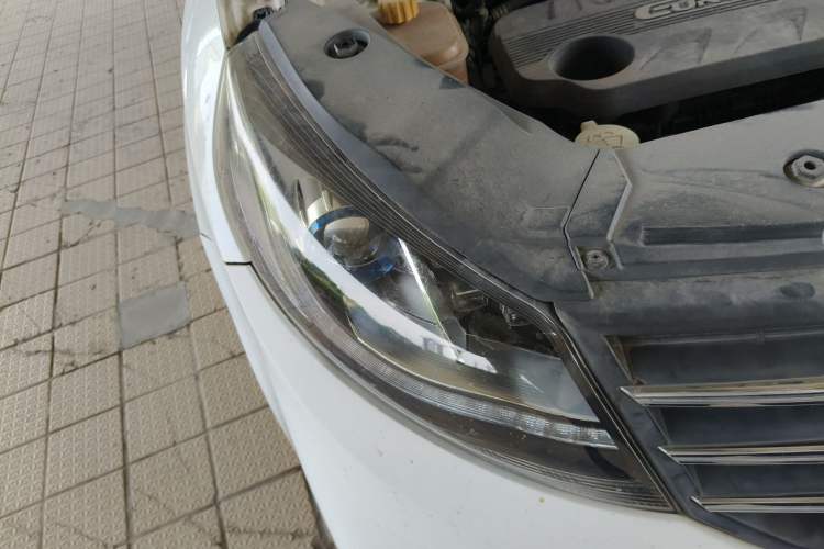 Used Dongfeng Fengon 580 2018 1.5T CVT ZhiShang Version Right Front Headlight