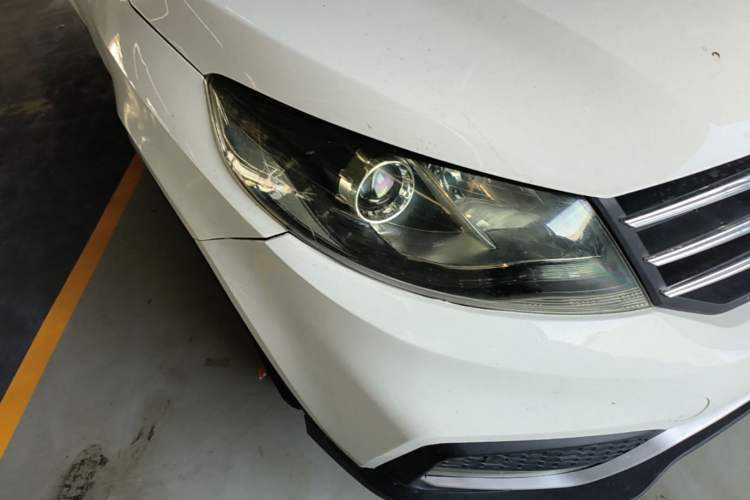 Used Dongfeng Fengon 580 2018 1.5T CVT Luxury Model Right Front Headlight