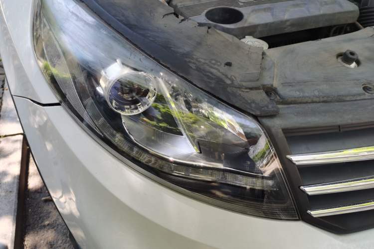 Used Dongfeng Fengon 580 2018 1.5T CVT Luxury Model Right Front Headlight