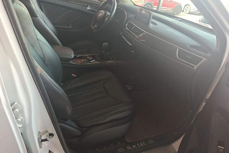 Used Dongfeng Fengon 580 2018 1.5T Manual Luxury Model Right Front Seat