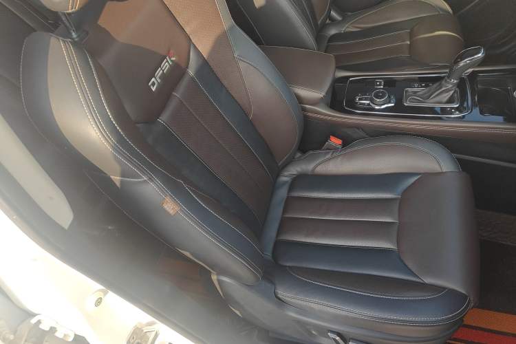Used Dongfeng Fengon 580 2018 1.5T CVT Smart Connectivity Version Right Front Seat