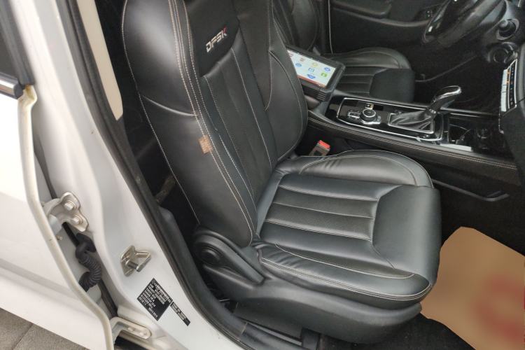 Used Dongfeng Fengon 580 2018 Revised Version 1.5T CVT Luxury Edition Right Front Seat