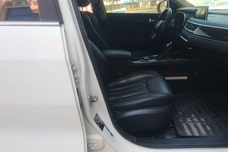 Used Dongfeng Fengon 580 2018 1.5T CVT Luxury Model Right Front Seat