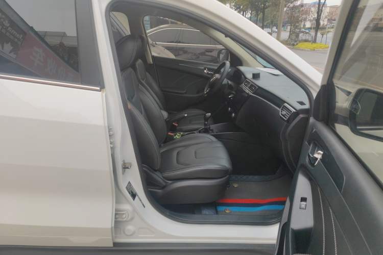 Used Dongfeng Fengon 580 2018 1.8L Manual Comfort Model Right Front Seat