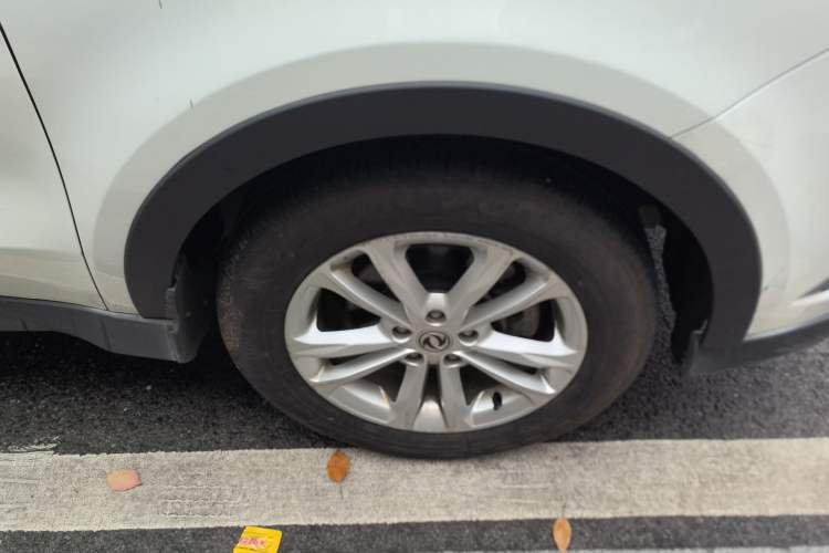 Used Dongfeng Fengon 580 2018 Revised Version 1.8L Manual Comfort Edition Right Front Wheel Hub