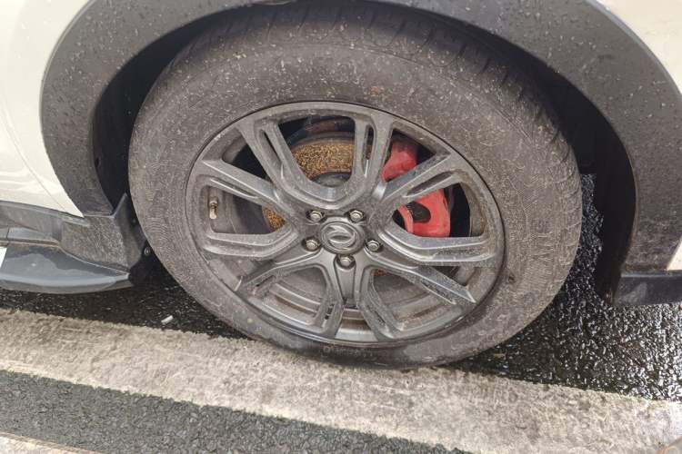 Used Dongfeng Fengon 580 2018 1.5T CVT Smart Connectivity Version Right Front Wheel Hub