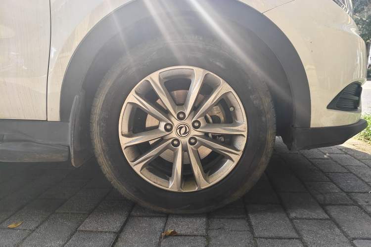 Used Dongfeng Fengon 580 2018 1.8L Manual Comfort Model Right Front Wheel Hub