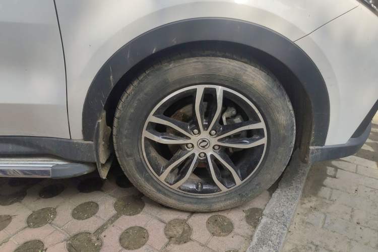 Used Dongfeng Fengon 580 2018 Revised Version 1.5T Manual Luxury Edition Right Front Wheel Hub