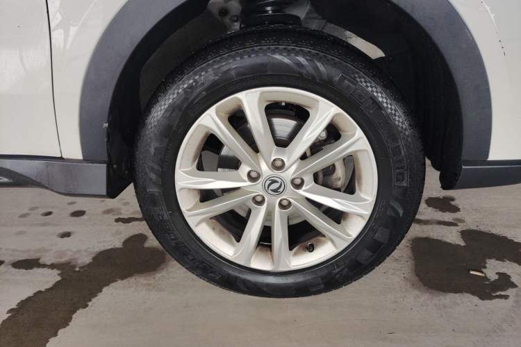 Used Dongfeng Fengon 580 2018 Revised Version 1.8L Manual Comfort Edition Right Front Wheel Hub