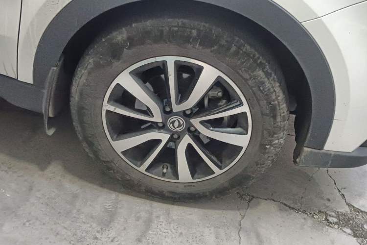 Used Dongfeng Fengon 580 2018 1.5T Manual Smart Edition Right Front Wheel Hub