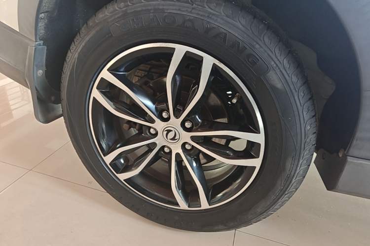Used Dongfeng Fengon 580 2018 1.5T Manual Luxury Model Right Rear Wheel Hub