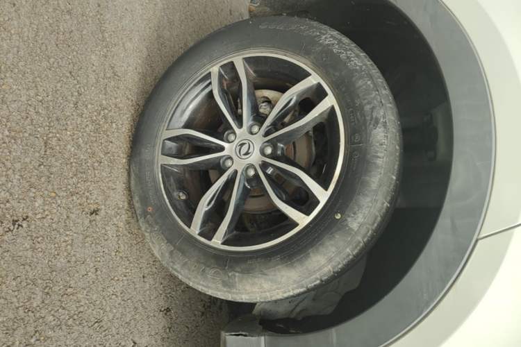 Used Dongfeng Fengon 580 2018 1.5T CVT Luxury Model Right Rear Wheel Hub