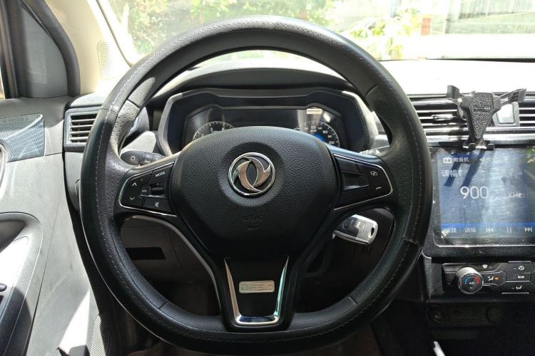 Used Dongfeng Fengon 580 2018 Revised Version 1.8L Manual Comfort Edition Steering Wheel