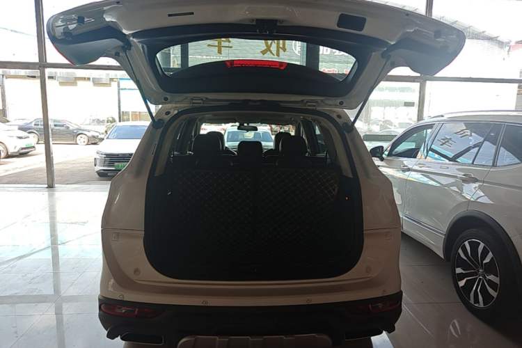 Used Dongfeng Fengon 580 2018 1.5T Manual Luxury Model Trunk