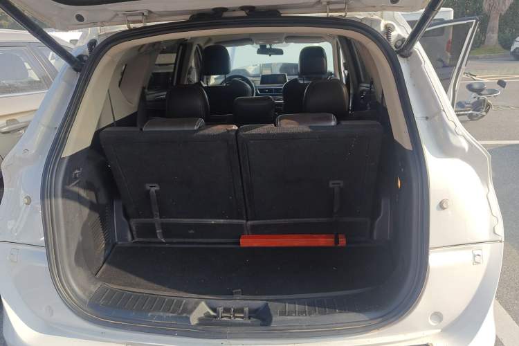 Used Dongfeng Fengon 580 2018 1.5T CVT Smart Connectivity Version Trunk