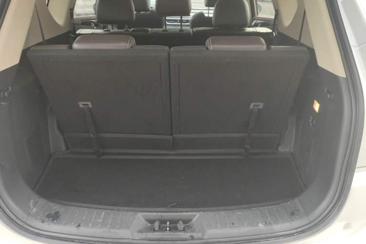 Used Dongfeng Fengon 580 2018 1.5T CVT Luxury Model Trunk
