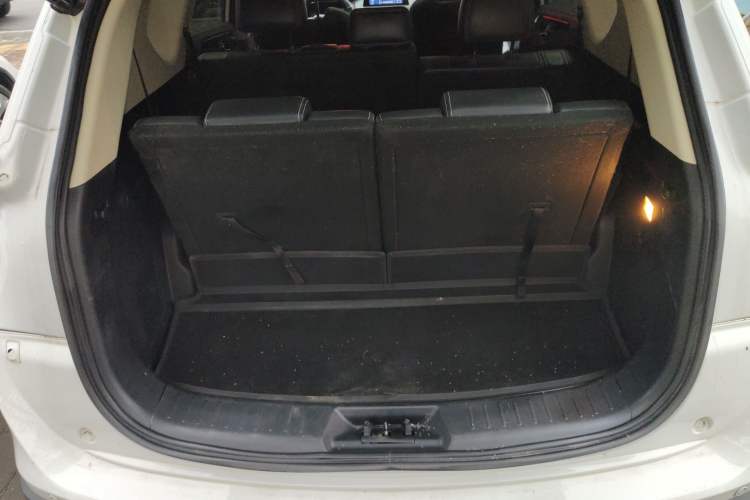 Used Dongfeng Fengon 580 2018 Revised Version 1.5T CVT Luxury Edition Trunk