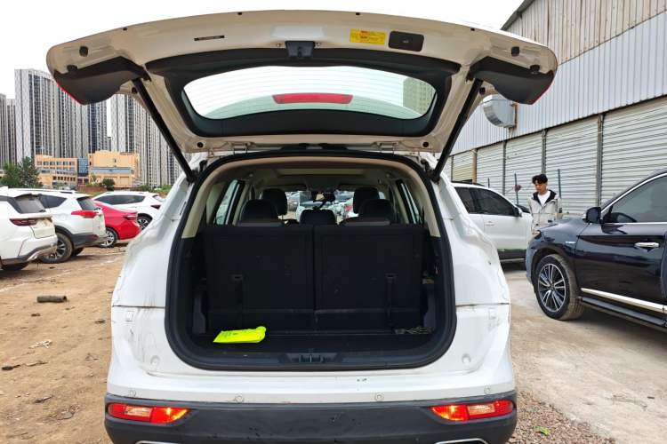 Used Dongfeng Fengon 580 2018 1.5T CVT Smart Connectivity Version Trunk
