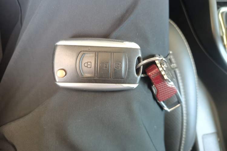 Used Dongfeng Fengon 580 2018 Revised Version 1.8L Manual Comfort Edition Vehicle Key