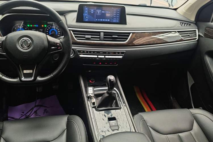 Used Dongfeng Fengon 580 2020 1.5T Manual Luxury Version Audio And AC Panel