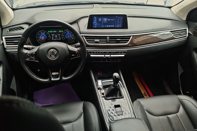 Used Dongfeng Fengon 580 2020 1.5T Manual Luxury Version Center Console