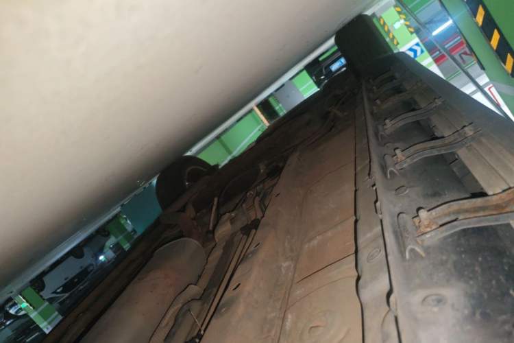 Used Dongfeng Fengon 580 2020 1.8L Manual Comfort Model Chassis Front Right
