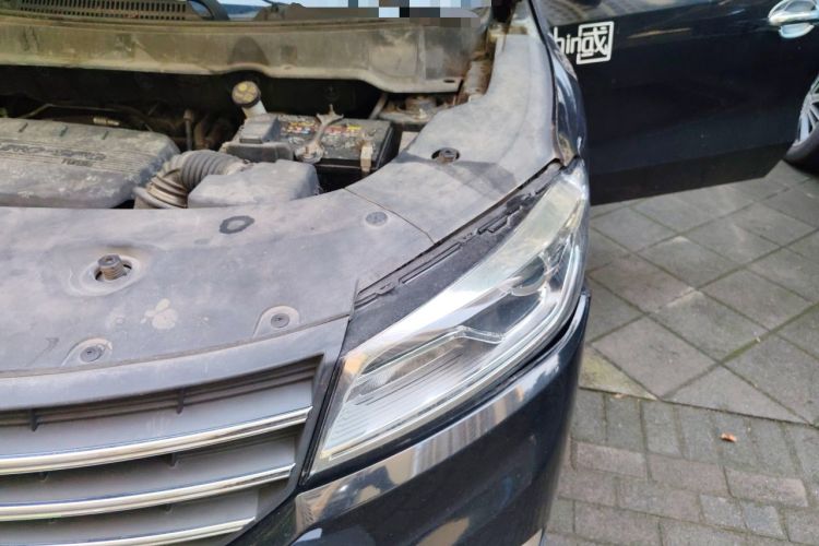 Used Dongfeng Fengon 580 2020 1.5T Manual Luxury Version Engine Bay Left