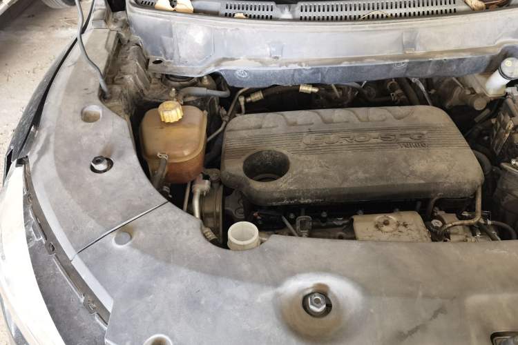 Used Dongfeng Fengon 580 2020 1.5T CVT Luxury Edition Engine Bay Right