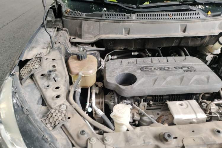 Used Dongfeng Fengon 580 2020 1.5T CVT Luxury Edition Engine Bay Right