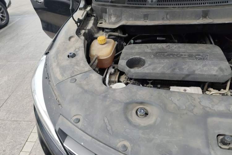 Used Dongfeng Fengon 580 2020 1.5T CVT Luxury Edition Engine Bay Right