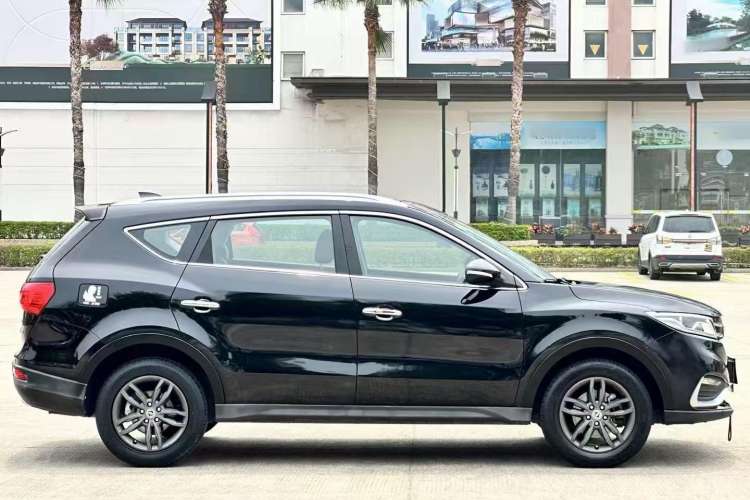Used Dongfeng Fengon 580 2020 1.5T CVT Luxury Edition Exterior 4